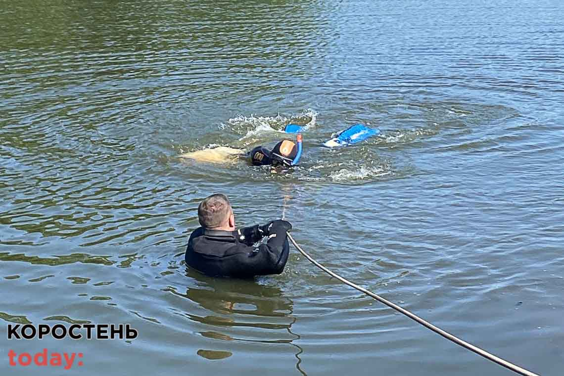 У селищі на Житомирщині рятувальники витягнули з водойми тіла двох чоловіків