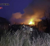 За добу в Олевську горів житловий будинок та авто