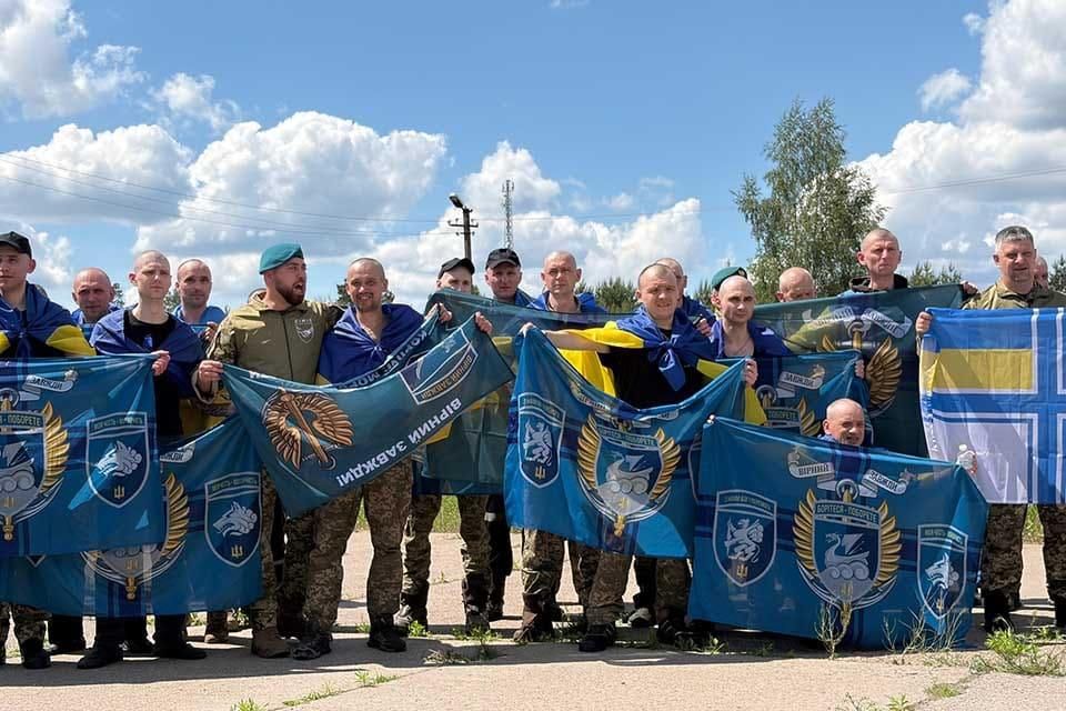 Під час обміну полоненими додому повернулися четверо захисників із Житомирщини
