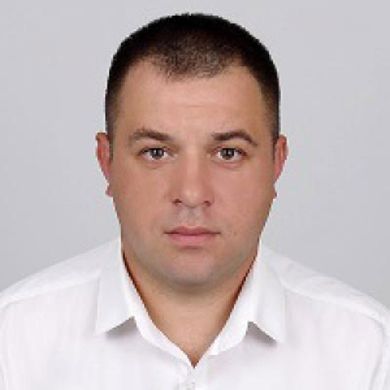 ne slyga kor07 1